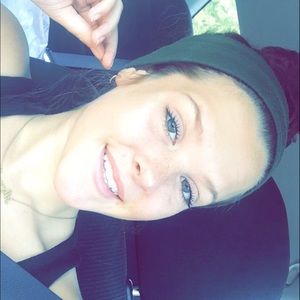 Meet your Posher, Alyssa